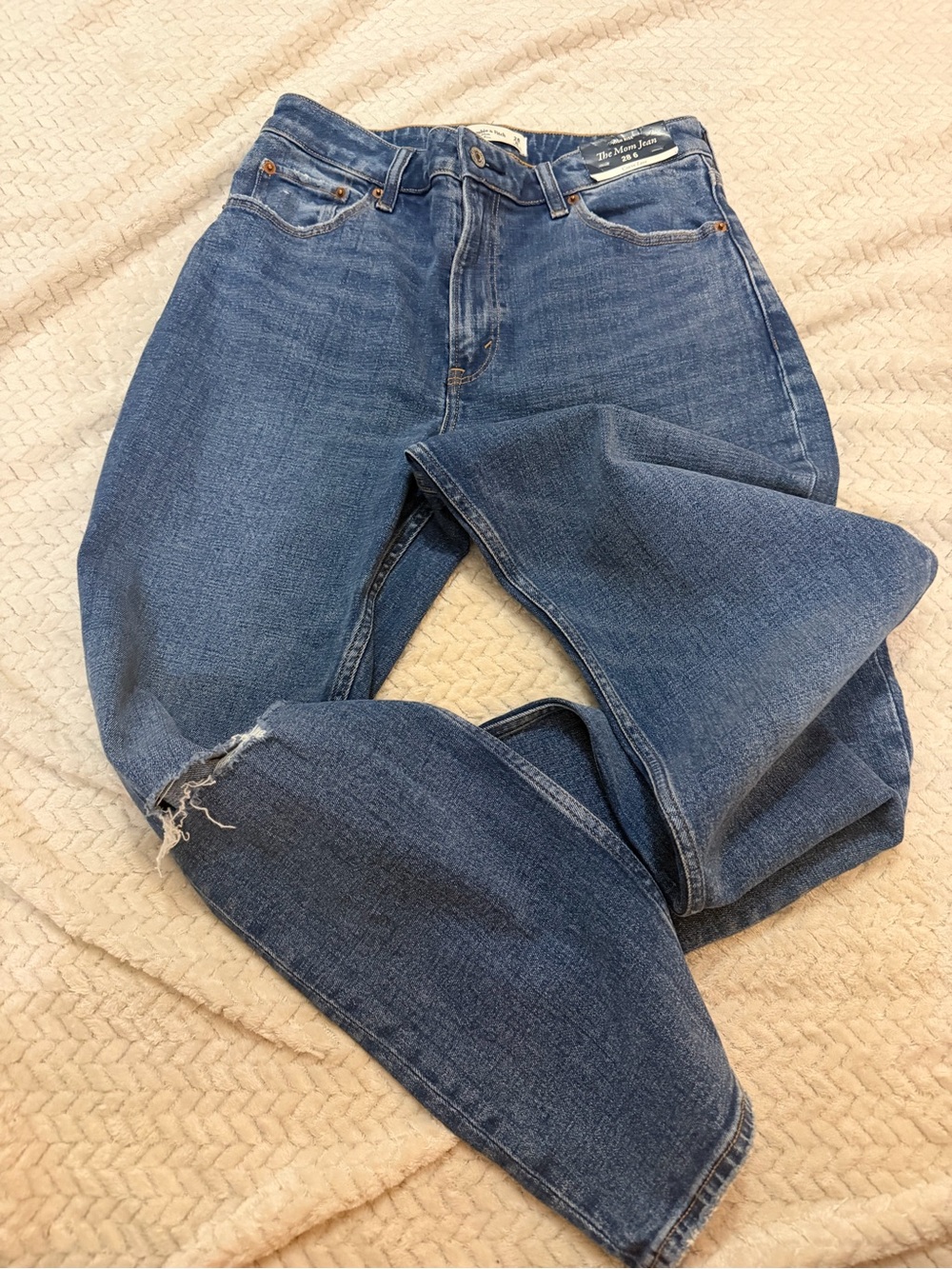 Abercrombie & Fitch The Mom High Rise Jean size 28